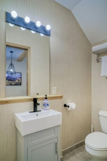 5 Mins To Banff - Cozy Townhome 2Br&2Bath - Banff Pass Included Canmore Exteriör bild