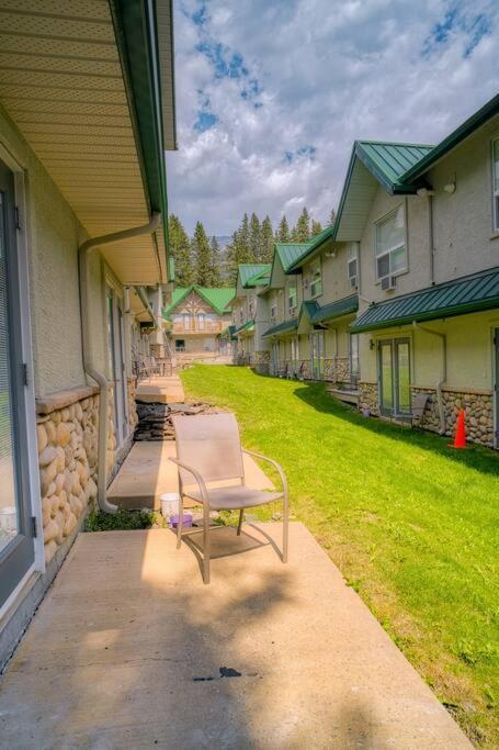 5 Mins To Banff - Cozy Townhome 2Br&2Bath - Banff Pass Included Canmore Exteriör bild